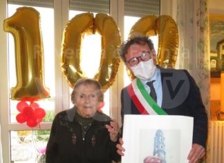 Gli auguri del sindaco Isola per i cento anni di Stella Minardi