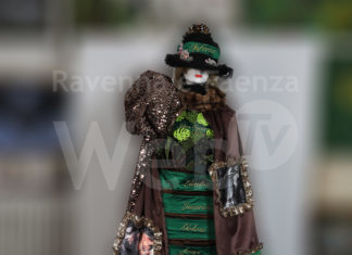 “Inferno”: un abito dantesco donato al Comune di Ravenna