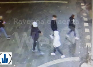 Rapina a coetanei, sputi e spintoni ai passanti. Baby gang individuata dalla polizia locale
