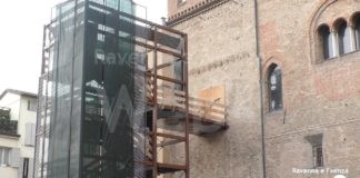 Iniziata la copertura della torre esterna del Palazzo del Podestà | VIDEO