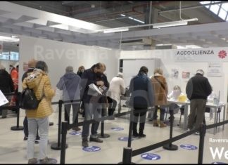 Vaccino, a partire da oggi terza dose per gli over 40 anche senza prenotazione |VIDEO