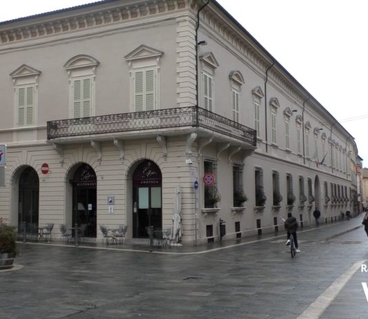 Lavori in somma urgenza per il tetto di Palazzo Laderchi