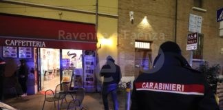 Accoltellato, proseguono ricerche del sospettato