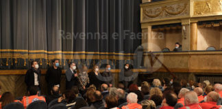 Grande partecipazione dei volontari alla serata con Gene Gnocchi