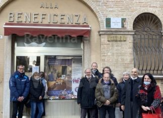 Santa Teresa. Aperto nel negozio “Alla Beneficenza” il mercatino solidale con oggetti realizzati dagli ospiti della casa della carità