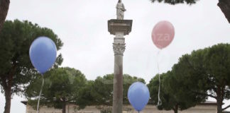 Si è ripetuta in piazza Duomo la tradizionale Fiorita dell’Immacolata