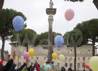 Si è ripetuta in piazza Duomo la tradizionale Fiorita dell’Immacolata