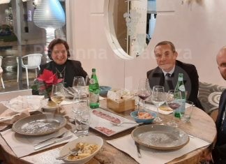 Il Lions Club Milano Marittima 100 augura buone feste sostenendo la solidarietà