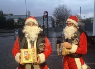 Da harleysti a Babbo Natale: i ragazzi Down della Route21 in camper per l’Italia a consegnare panettoni