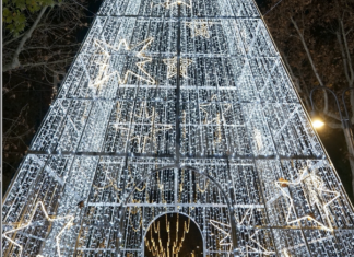 Abbatte piramide natalizia di luci, identificato grazie alle telecamere di videosorveglianza
