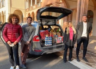 Faenza: oltre 180 regali consegnati alla casetta di babbo natale per le famiglie in difficoltà