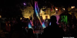 In borgo inaugurato lo spettacolo di luci e musica di Christmas Dancing Lights | VIDEO