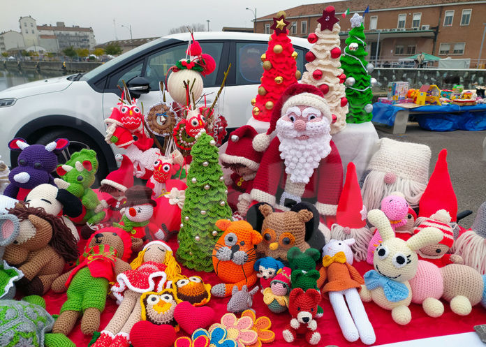 la-pulce-dacqua-2021-oggetti-in-vendita-natale