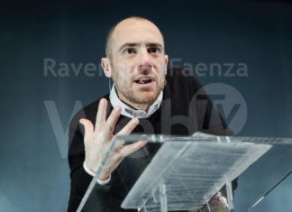 Due repliche straordinarie di “Segnale d’allarme”: lo spettacolo in realtà virtuale con Elio Germano