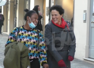 Aiutare giovani stranieri ad inserirsi a Ravenna: il racconto di Isabella, “mentore” di Jessica | VIDEO