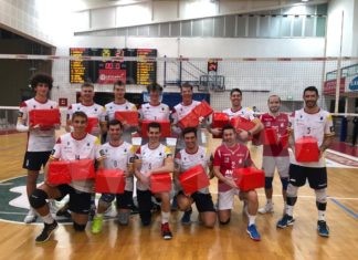 Natale, volley e solidarietà. Pacchi contenenti generi alimentari donati alla Caritas dagli atleti della Pietro Pezzi Ravenna