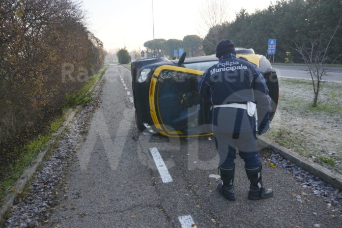 smart incidente rovesciata