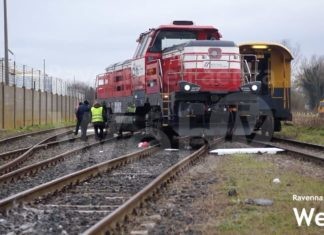 Motrice deraglia sulla linea ferroviaria di via Baiona | VIDEO