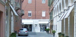 Divieto di sosta in corso Mazzini per lavori di ristrutturazione. In via Pistocchi divieto per biciclette