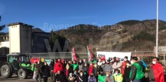 Marradi: aperta una raccolta fondi per il presidio davanti all’Ortofrutticola