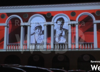 La Loggetta del Trentanove si illumina per ricordare Muky | VIDEO