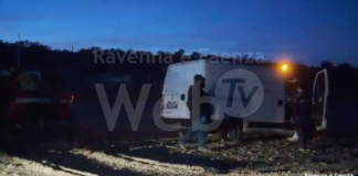 Tragedia a Casal Borsetti, recuperato un cadavere di un uomo sulla spiaggia | VIDEO