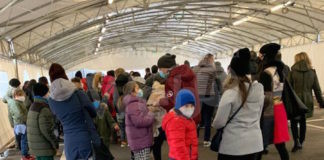 Bambini assembrati al CMP per tamponi. Le scuse dell’Ausl