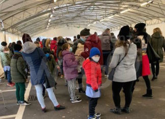 Bambini assembrati al CMP per tamponi. Le scuse dell’Ausl