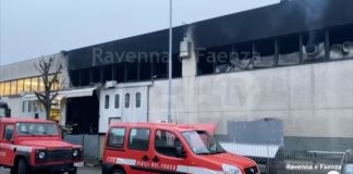 Incendio in via Proventa, sopralluogo di Arpae e Amministrazione per monitorare eventuali danni ambientali