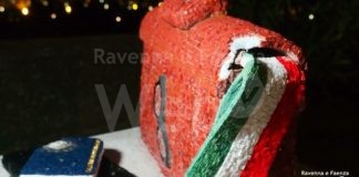 Vandalizzata nuovamente la panchina in mosaico in memoria di Matteucci | VIDEO