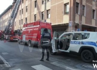 Allarme incendio in via Carducci, ma fortunatamente era solo fumo nero da una caldaia danneggiata