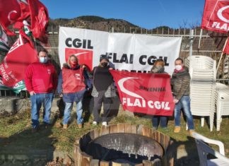 Presidio della Cgil a Marradi a sostegno dei lavoratori di Ortofrutta del Mugello