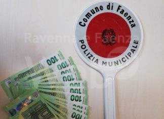 Riconsegnato al proprietario il denaro trovato da un faentino