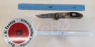 A scuola con un coltello, la Polizia Locale segnala un ragazzino alla procura dei minori