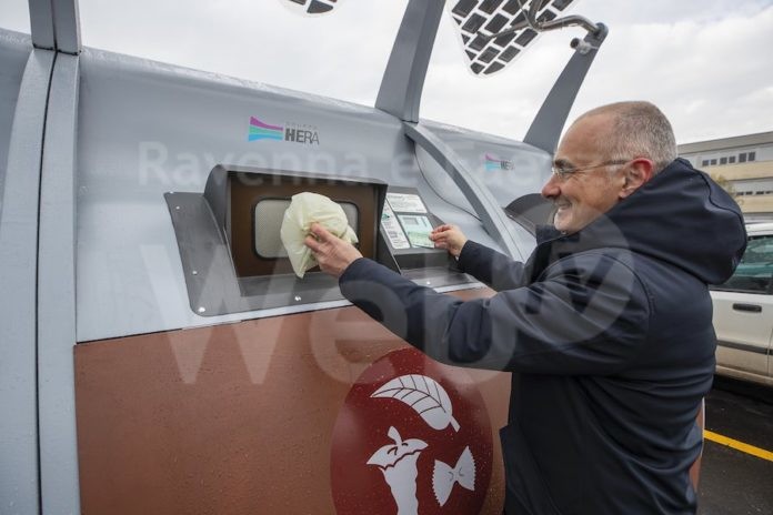 HERA - Inaugurati in Piazzale Artusi nuovi contenitori per rifiuti.