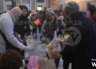 Anche oggi pomeriggio “aperitivo libero” in piazza del Popolo, contro il green pass | VIDEO