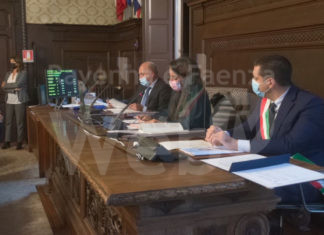 Sanità: dibattito su aggiornamento delle strategie per affrontare il Covid-19, investimenti, medicina territoriale