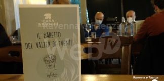 Un corso per insegnare come accogliere i clienti, peculiarità romagnola, che sta però scomparendo | VIDEO