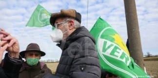 Presidio ambientalista alla centrale ENI di Casal Borsetti | VIDEO