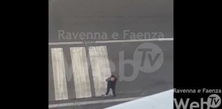 Cotignola: italiano minaccia col coltello uno straniero | VIDEO