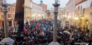 Nuova manifestazione in Piazza del Popolo a Ravenna contro la guerra in Ucraina | VIDEO