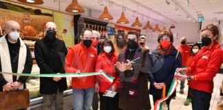 Il Sindaco di Lugo ha tagliato il nastro del nuovo Conad City di Voltana