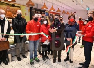 Il Sindaco di Lugo ha tagliato il nastro del nuovo Conad City di Voltana