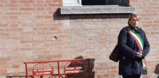 Inaugurata la panchina rossa a Ragone