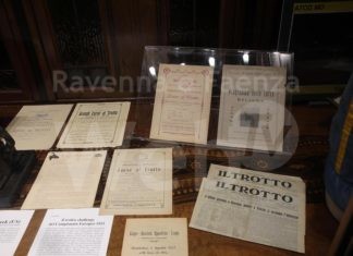 La Cassa di Ravenna S.p.A. ospita presso le proprie vetrine del “Private Banking” una nuova mostra dedicata a “Ravenna, il mosaico del trotto”.