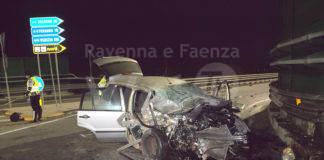 Schianto mortale nella tarda serata di ieri sulla rotonda della Ravegnana | VIDEO