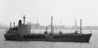 Ravenna in Comune: 35 anni fa morirono 13 lavoratori tutti in una volta, oggi invece si muore alla spicciolata, ma le cause restano le stesse di allora