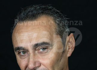 Teatro Goldoni, Bagnacavallo: Giuseppe Giacobazzi in “Noi – Mille volti e una bugia”