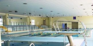 Piscina di Faenza: “Non chiudiamo anche se i conti non tornano”