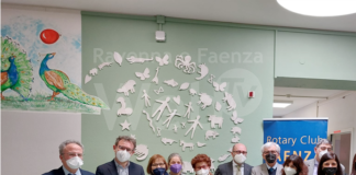Il Rotary dona un’opera di Mirta Morigi alla Pediatria di Faenza